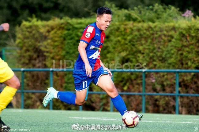 被绑在刑具上疯狂高潮